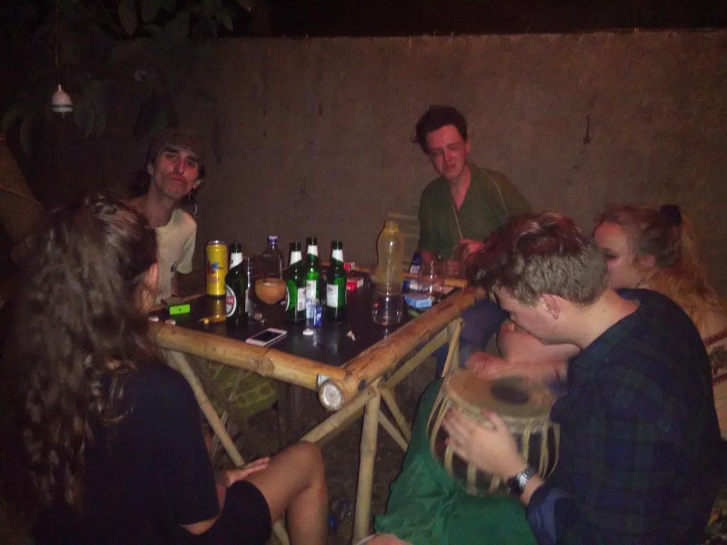 Bricks And Bamboo Hostel Anjuna Bagian luar foto