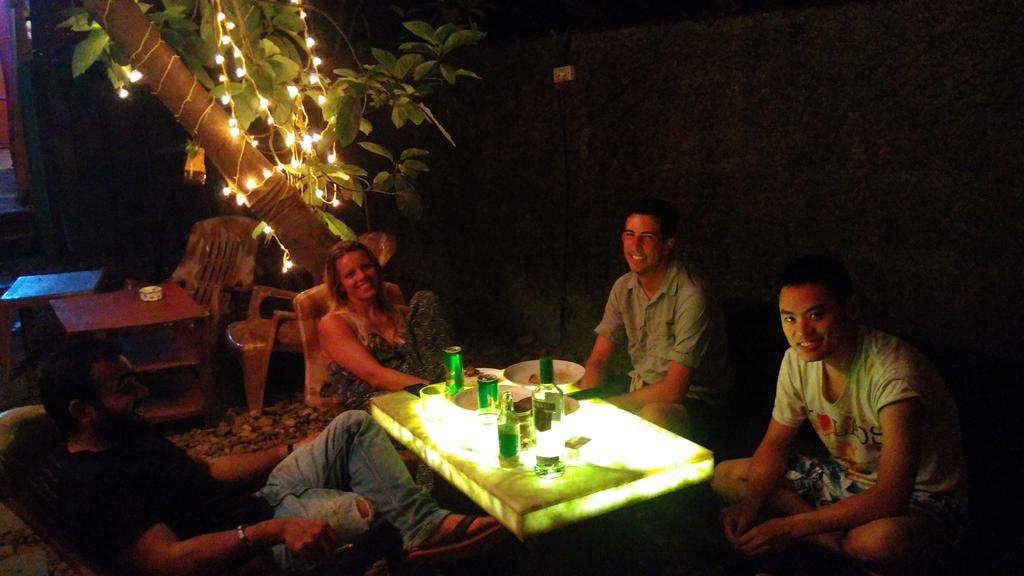 Bricks And Bamboo Hostel Anjuna Bagian luar foto