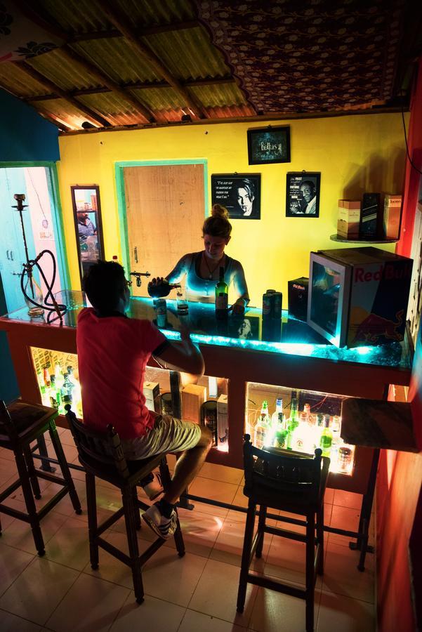Bricks And Bamboo Hostel Anjuna Bagian luar foto
